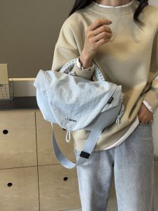 Japan and South Korea New Arrival Niche Style Casual Beautiful 2024 Large Capacity Crossbody Tote Bag Female Stylish Trendy Minimalist Shoulder Bag