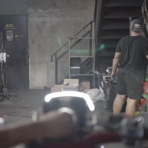 Headlamp 3 Sisi White: Solusi Optimal untuk Vespa Primavera & Sprint