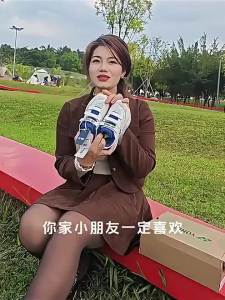 Yonex Children's Badminton Shoes: Special Sports Design & Large Size Options