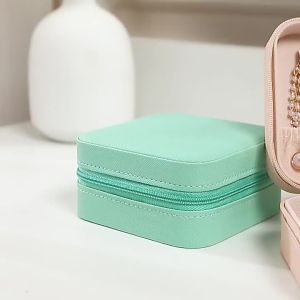 [HCM] Hộp Đựng Trang Sức Bằng Vải Nhung Có Dây Khóa Kéo Tiện Dụng Khi Đi Du Lịch Kích thước 10x10x5cm-Hesede