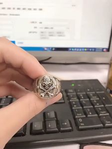 Cincin Retro Desain Bajak Laut / The Pirates Symbol Adjustable