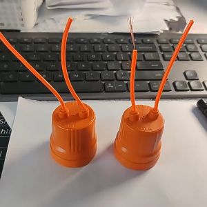 Đui sứ chịu nhiệt bọc nhựa Dương Ninh bóng úm gà DS109