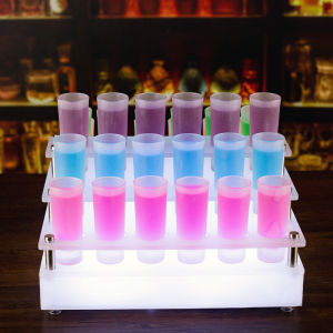 ชั้นวางแก้วน้ำมูกแกะสลักสีเขียว เครื่องประดับตกแต่งบาร์แบบสะท้อนแสง ชุดชั้นวางแก้วเครื่องดื่มผสม