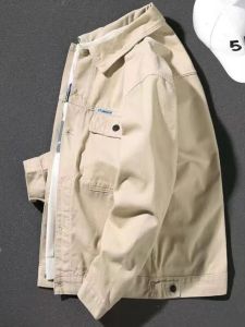 เสื้อแจ็คเก็ตยีนส์สีวินเทจสไตล์อเมริกันสำหรับผู้ชายเสื้อแจ็คเก็ตแนวช่างกลทรงหลวมแบรนด์ยอดนิยมแมทช์ลุคง่ายเสื้อสุดเท่อินเทรนด์สไตล์เกาหลี