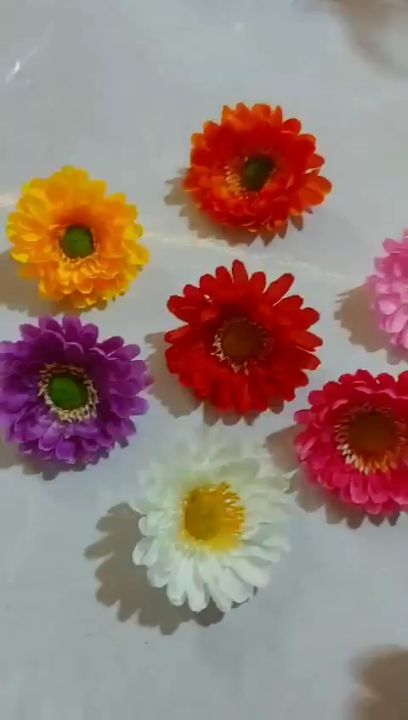 ĐẦU BÔNG HOA CÚC CHÉN .DÙNG CẮM BÌNH ,CẮM GIỎ ,CẮM KỆ KHAI TRƯƠNG ...