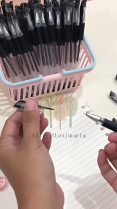 pulpen gel 05 / pen gel05 mini murah / pena murah / pilpen gel ujung 05 tinta hitam / biru / merah / pena belajar nyaman di gunakan / pena import murah