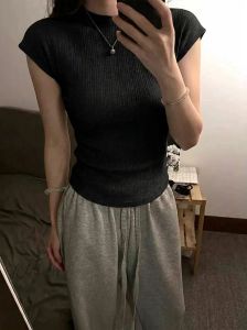 PEIXI | Gentle and Age-Reducing Half High Collar Fly Sleeve Knitted Vest