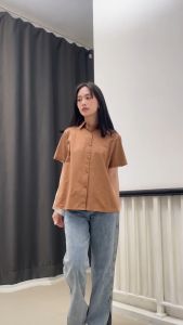 QUEENTIN Kemeja Pleated Back Wanita 0678 Katun Poplin Polos Lengan Pendek