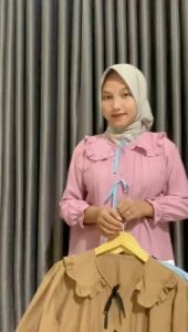 Niscala Ribbon Blouse Polo Linen Pita Depan Coquette