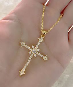 Ánh Sáng Sang Trọng Kim Cương Vàng Bạc chữ thập bằng thép Mặt dây chuyền Cho Phụ Nữ Không Làm xỉn Đồ Trang Sức Cao Xuất hiện neckalce Cho Cô Gái