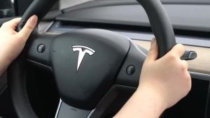 Vỏ Bọc Vô Lăng Bằng Sợi Carbon Chống Trượt Ấm Áp Cho Tesla Model 3/Y Vỏ Mùa Đông Sang Trọng Chống Lạnh Với Vòng Bên Trong