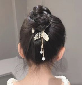 Hot Sale FunFindsS Elegant Rhinestone Hair Claw Clips