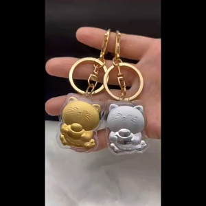 Imitation Gold foil lucky cat keychain gold ingot cat keychain pendant Golden Treasure Cat Pendant phone cat pendant gold cat