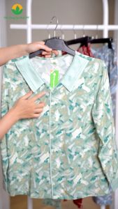 Bộ lanh nữ mặc nhà quần dài  áo dài tay phối cổ lụa họa tiết thời trang Việt Thắng - B10.2401