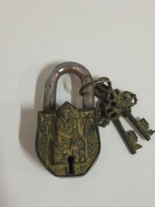 saibaba god simbolic padlocks