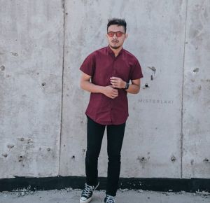 Kemeja polos lengan pendek pria warna merah marun ada ukuran jumbo terbaru kemeja kasual dan formal