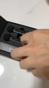 【🔥SG SELLER🔥】RICHMENTGADGET 3 in 1 Wireless Lavalier Microphone Portable Audio Video Recording Lapel Mic For for iPhone Android 3.5mm Huawei Xiaomi Samsung Audio Video Recording Mic Live Broadcast Gamingradio Live Recording Noise Reduction Mini mic