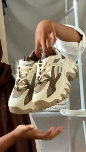 ARVUS Fenja Sneakers Shoes - Sepatu Fashion wanita trendy gaya sporty platform tinggi tebal kets santai minimalis brown moka cocok untuk sekolah kampus hangout jalan ringan empuk nyaman kualitas impor premium