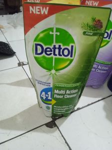 dettol pembersih lantai 700ml