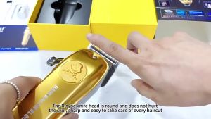 Kemei Km-1831 all-metal electric hair clipper trimmer gold 2000mAh lithium battery professional hair clipper adjustable long battery life to prevent accidental injury