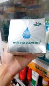 Kem dưỡng trắng da - cân bằng độ ẩm - ngừa lão hoá - se khít lỗ chân lông Nairem 18g (Trắng)