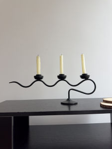 เทียนที่ทำจากเหล็กสไตล์เรียบง่ายและโมดัลสำหรับตกแต่งบ้าน สีดำ เทียนที่สร้างสรรค์ เทียนที่สร้างสรรค์ ตกแต่งบ้าน ของตกแต่งบ้าน