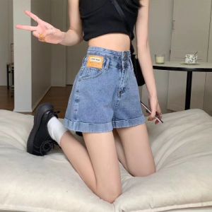 Quần Short Xòe A-line Cao Waist Đen Có Gấu Lật