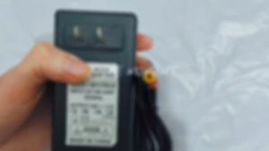 New 19V 0.84A 1.2A 1.3A 1.6A 1.7A 2.1A 6.5*4.4MM Power Adapter For LG Monitor LED LCD 20M35ASA 20M35AD 20M35A Power Charger