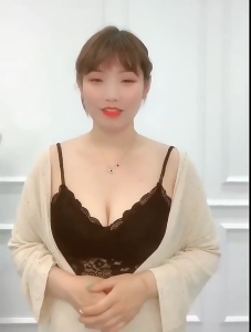 [HÀNG QUẢNG CHÂU] Áo BRA REN HOA 4 DÂY CROPTOP CÓ MÚT ĐỆM nâng ngưc dây sợi bún họa tiết hoa đào hàng loại 1 chất đẹp