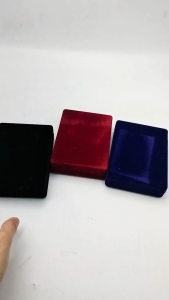SIMPLE VELVET MEDAL BOX JEWELLERY BOX