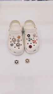 [B02] Sticker Kim loại Charm Jibitz dán gắn dép Crocs dép sục dép cá sấu nhiều mẫu