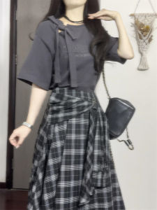 Karrar betsey | Korean College Style Summer Grey Irregular Check Skirt Set