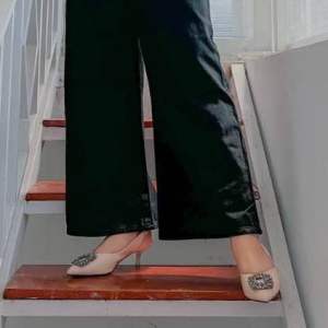 Eska Jeans Kulot Highwaist Simple Korean Look Pinggang Karet Belakang