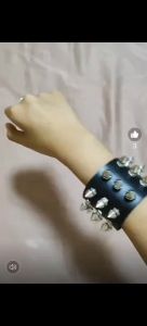 Gelang Punk Rock 3 Baris Paku Bracelet Gelang Punk Spike Pyramid Accessories Halloween Party Rock Metal Gothic Cosplay Anime
