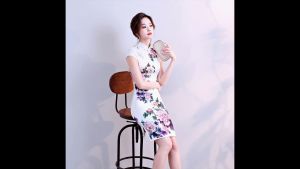 Elegant Faux Silk Peony White Mini Qipao 2414-01 杭州人字紋絲綢牡丹白色短旗袍