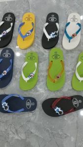 dép xỏ ngón bé chất liệu đế cao su chống trơn trượt quai mềm dẻo mang êm chân siêu bền size 25 đến 35..