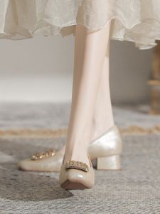 2025 New Style Water Diamond Chinese National Style Retro Mary Jane Low Cut Thick Heel Mom Shoes Match Skirts Single Shoes Large Size