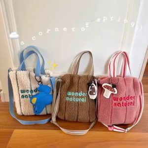 กระเป๋าสะพายไหล่ ขนาดใหญ่ ยาว 10cm จุของได้เยอะ ปักลายน่ารัก คุณภาพสูง สำหรับสตรี พร้อมส่ง