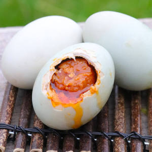 Roasted Sea Duck Eggs Vacuum Packed Sea Duck Eggs Authentic Red Heart Oiled Salted Eggs(50-60g*10/20pcs)