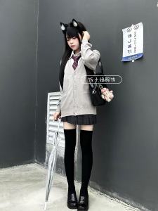 ชุดนักเรียนสีเทาอ่อนถัก เสื้อคาร์ดิแกน แขนยาว ชุดนักเรียน สไตล์ญี่ปุ่น สวมใส่สบาย ฤดูใบไม้ร่วง 2025 ชุดนักเรียนสุดเท่