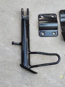 รถจักรยานยนต์และรถยนต์ไฟฟ้าติดตั้งตัวรองรับด้านกันลื่นดัดแปลงตัวยึดด้านข้างรองรับแบตเตอรี่รถที่รองรับเท้าเอียงขาตั้งกล้องเดี่ยว