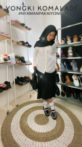 YONGKI KOMALADI KAOS KAKI MOTIF MOTIF LACE PATTERN SOCK06