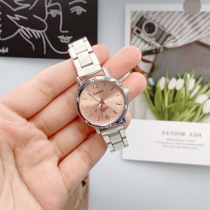 นาฬิกาผู้หญิง แฟชั่น สายเลท หน้าปัดประดับเพชร มีพายน้ำ แถมฟรี กล่อง