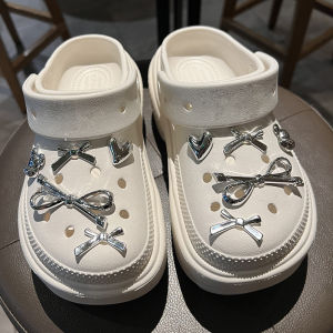 หัวเข็มขัดรูปผีเสื้อชุบไฟฟ้าสำหรับรองเท้า Crocs สำหรับผู้หญิง หัวเข็มขัดตกแต่งรูปดอกไม้ รองเท้าส้นแบนแบบสวมหัวเข็มขัดแบบทันสมัย