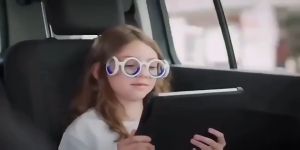 Kacamata Anti Vertigo & Motion Sickness Glasses: Perlindungan Terbaik Saat Naik Kapal, Mobil, dan Pesawat