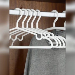10/30/50PCS Plastic Clothes Hanger Traceless Thin Space Saving Wardrobe Organizer Penyankut Baju