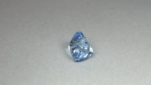 พลอยเบริลสีน้ำเงิน VVS 1.78 กะรัต ทรงแปดเหลี่ยม สำหรับทำเครื่องประดับ