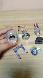 SALOON KEY SET ( 4 LOCK) WIRA SEDAN (O)