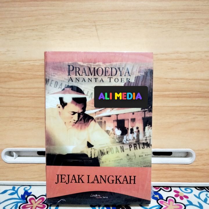 Jejak Langkah Novel Karya Pramoedya Ananta Toer
