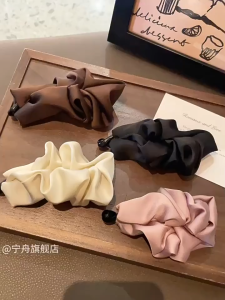 Minimalist Solid Color Twisted Hair Clips Elegant Textured Banana Clips